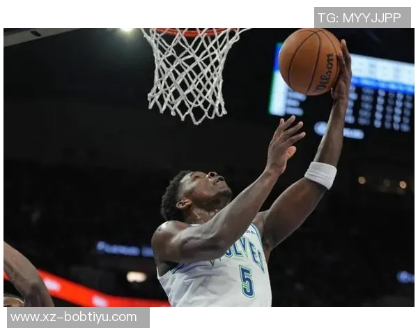 爱德华兹首节表现抢眼9投4中三分球命中率待提升