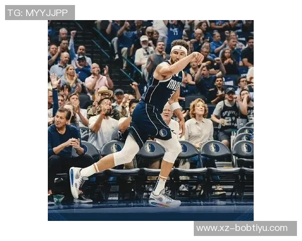 克莱半场表现平平仅得5分状态不佳引发球迷关注 克莱半场表现平平仅得5分状态不佳引发球迷关注