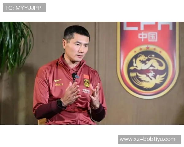 新一届国足今日下午正式开启新年首训邵佳一亲自为球员示范技战术