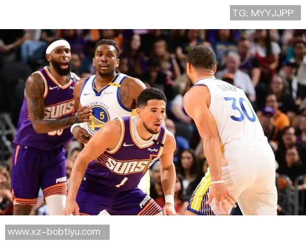 布克强调团队合作重要性力求避免单打独斗保持合理出手机会 布克强调团队合作重要性力求避免单打独斗保持合理出手机会